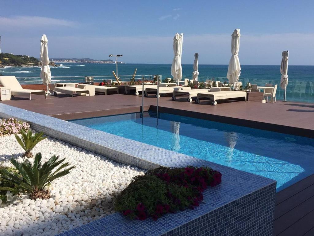 Cosmopolita Hotel Boutique & Spa Platja d'Aro Dış mekan fotoğraf